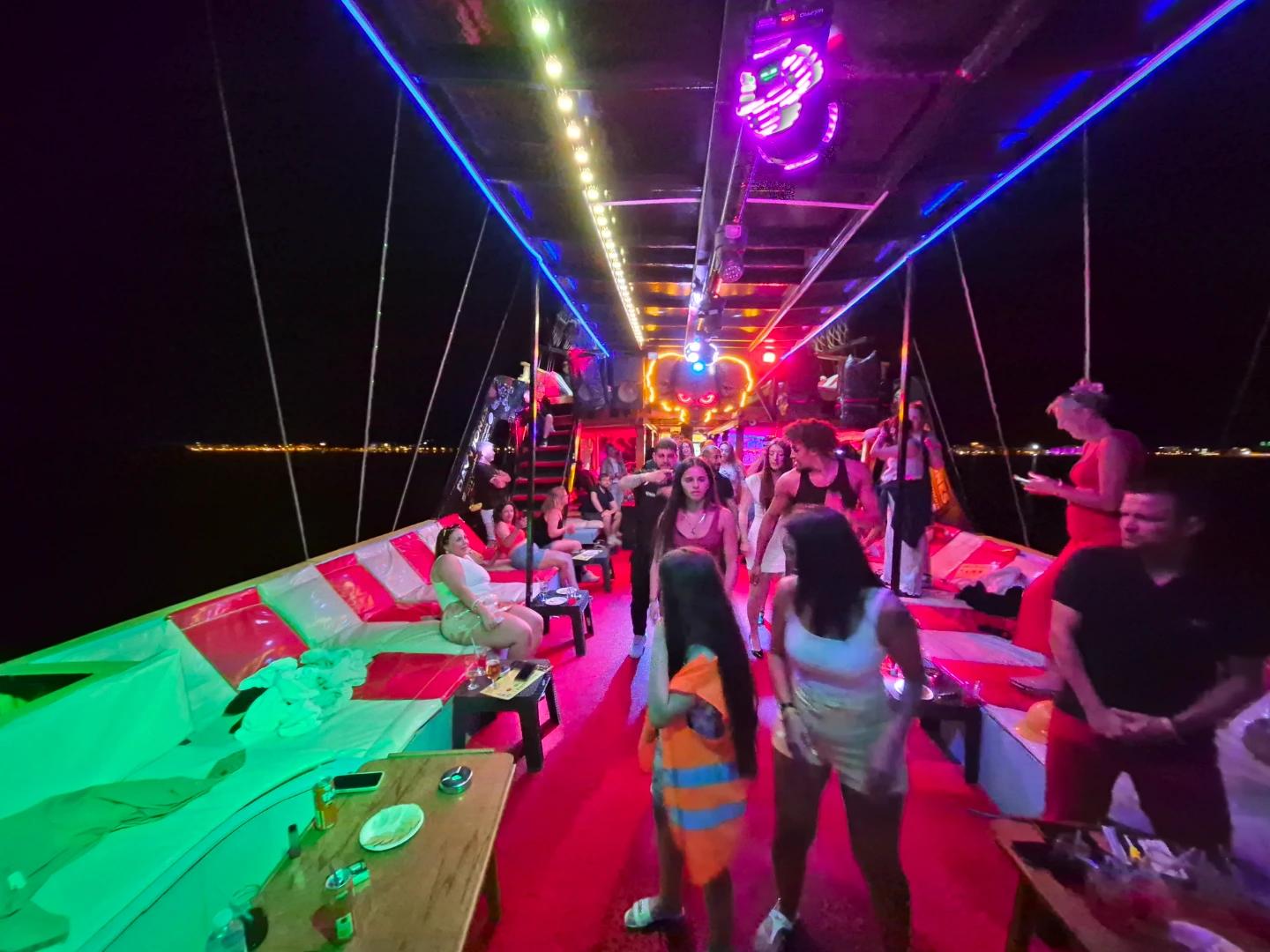 Marmaris Party Boat - 14